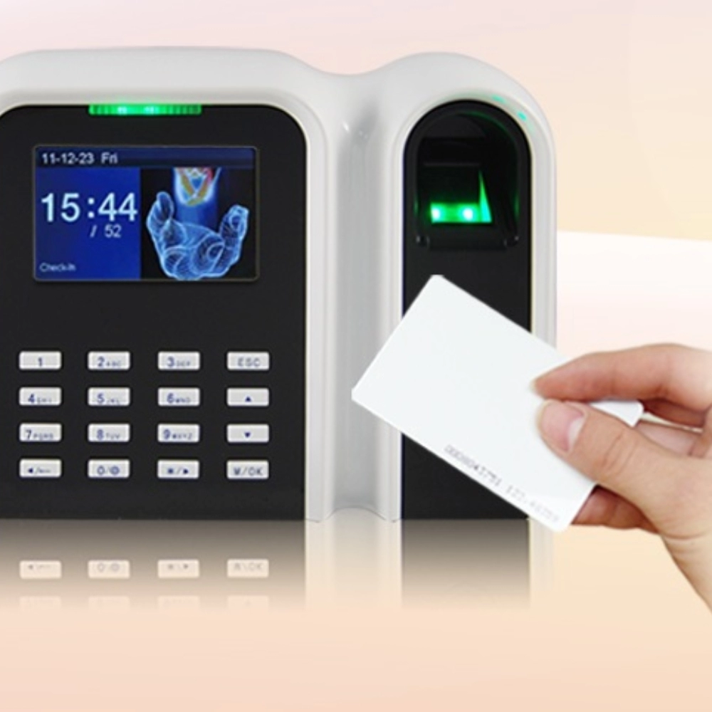 Máy chấm công bằng thẻ